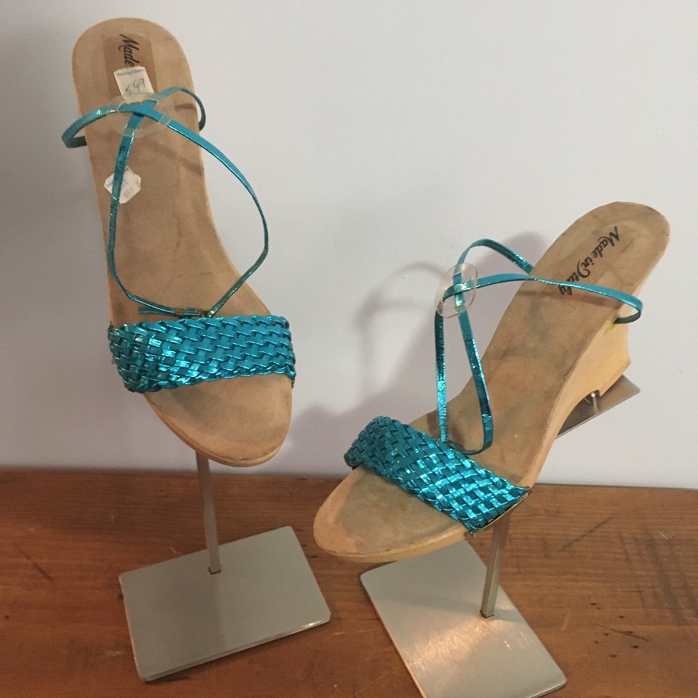 1970s vintage Teal Woven Strap Sandals